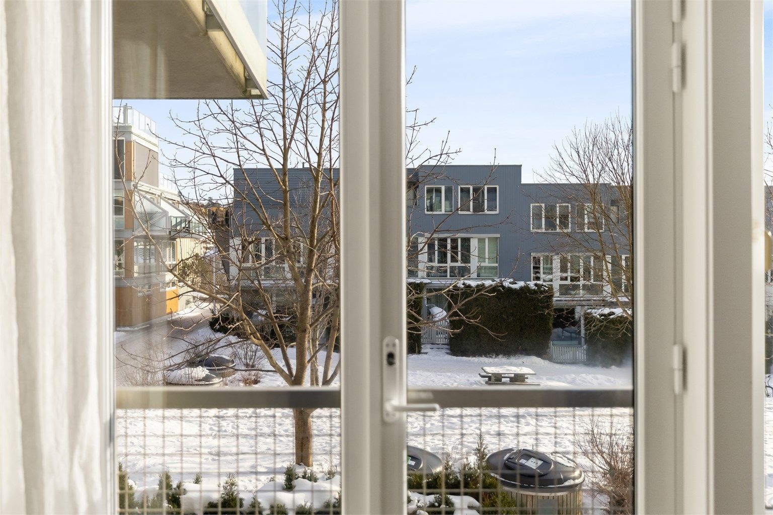 Her ferdes du derfor fritt både i stuen og på soverommene