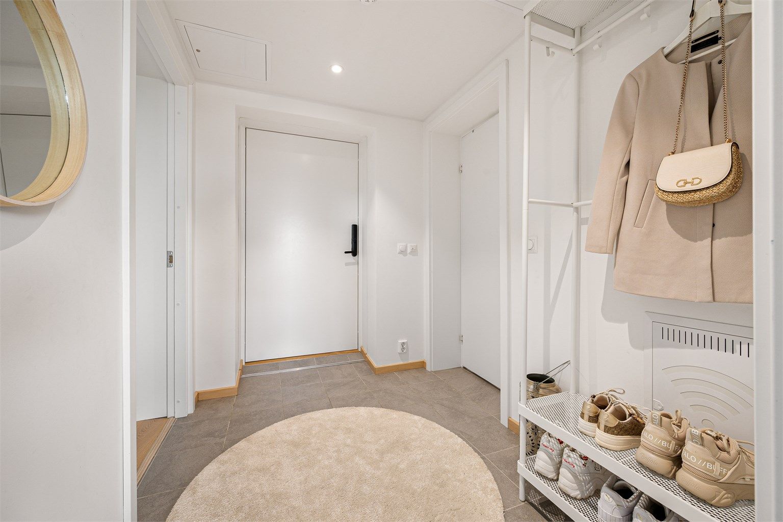 Velkommen inn til en lys entré