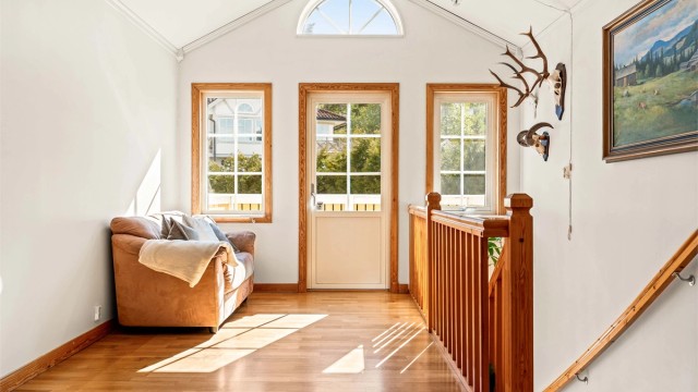 Fra loftstuen er det utgang til en veranda på 5 m².