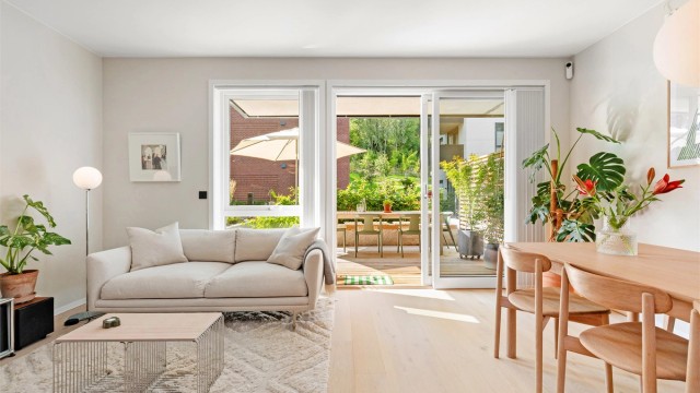 Leiligheten holder en moderne standard fra byggeår 2024 og fremstår som både velholdt og innbydende (Foto: Hanne Bruland/FotoHanne)