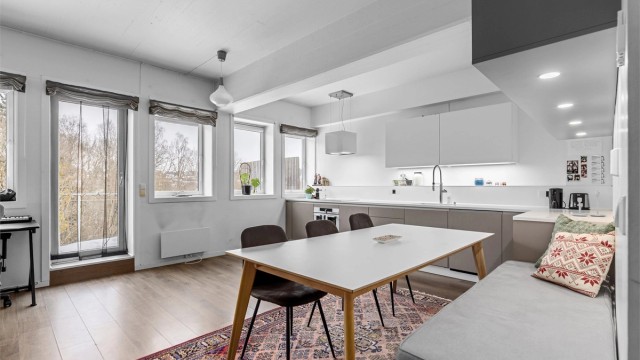 Velkommen til Frysjaveien 27B, en lys og romslig 2-roms leilighet