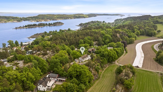Området et lite sommerparadis for både store og små. Meget barnevennlig med lite trafikk og flotte tur -og rekreasjonsområder i umiddelbar nærhet. For ungdommen er det greit å vite at Vøra badestrand og Langeby ligger i sykkelavstand.