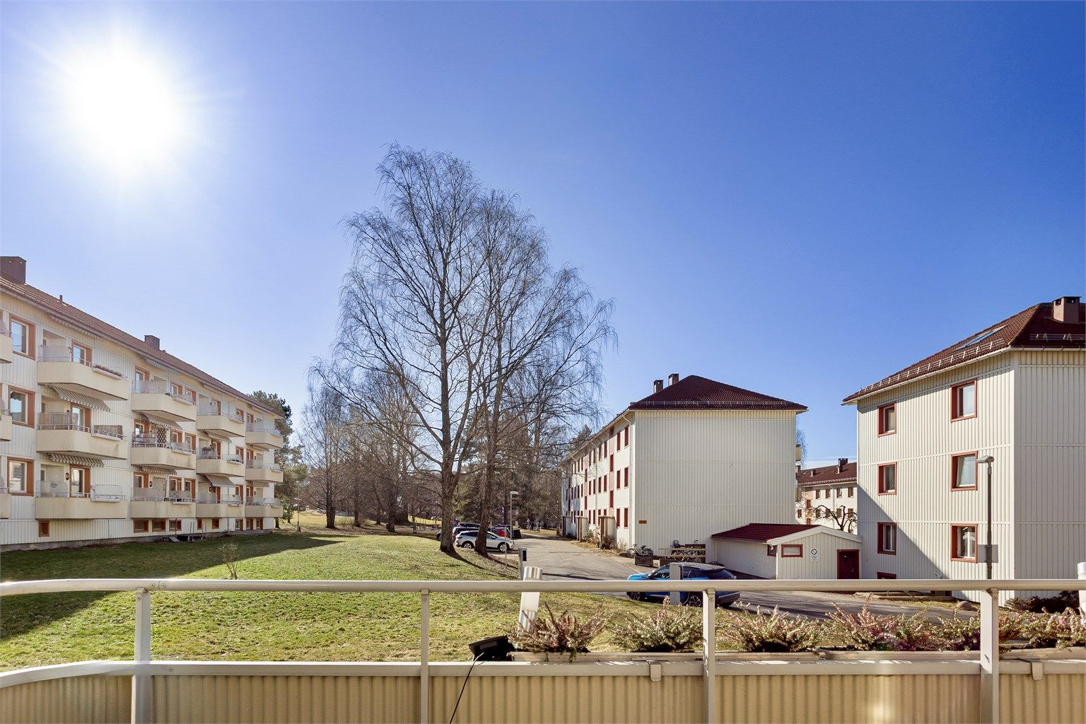 Området byr på flotte turmuligheter, med kort vei til Svartdalsparken og stiene langs Alnaelva.