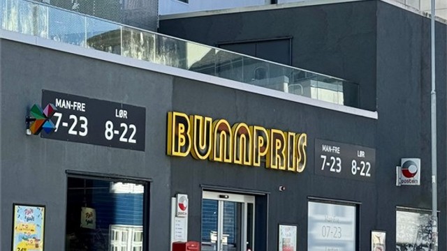 For en rask handletur finner du matvarebutikken Bunnpris like ved, og ellers er Kiwi Nøstet og Rema 1000 i Teatergaten heller ikke langt unna.
