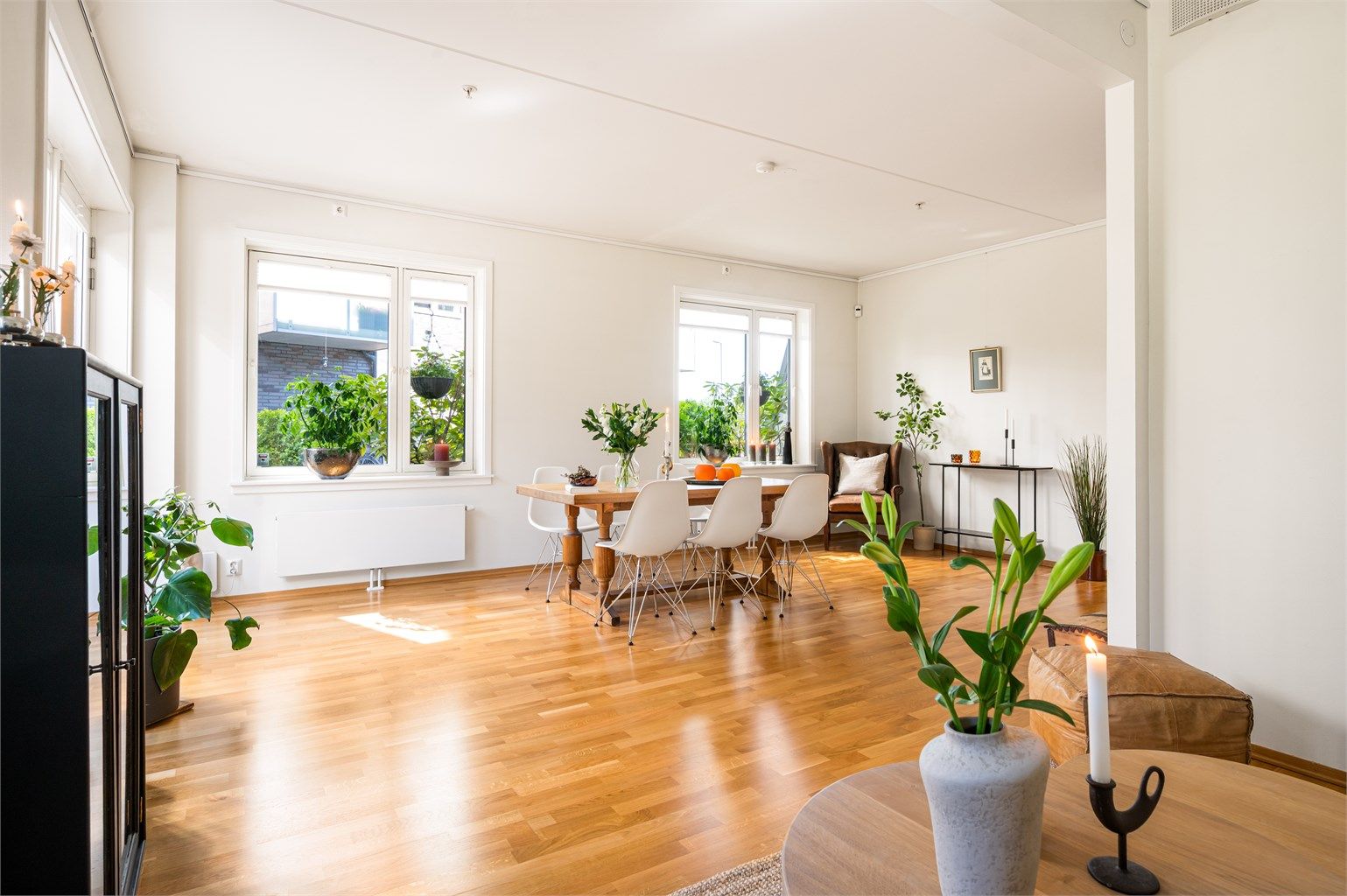 Leiligheten ligger sentralt med kort vei til sjø, by- og kulturliv.