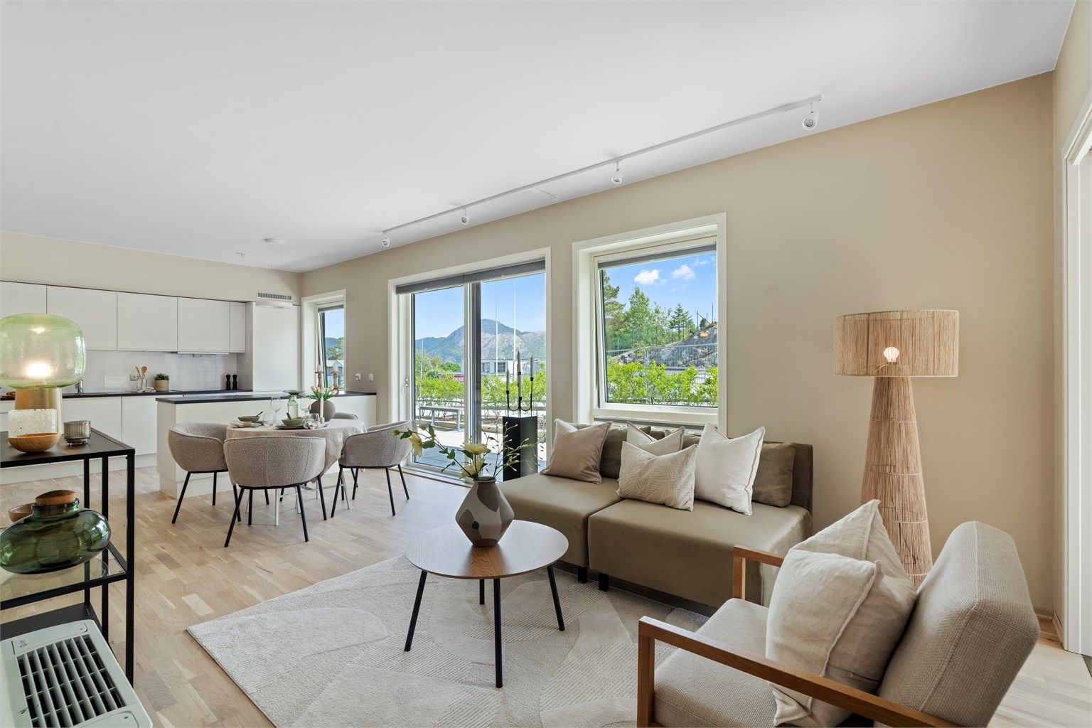 Mats Sandstøl v/ Krogsveen Sandnes har gleden av å presentere Lønneveien 1!