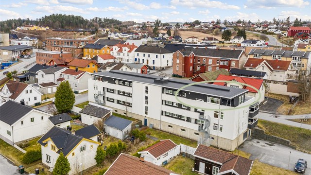 Lekker, topp-/hjørneleilighet beliggende sentralt i Vestfossen.
