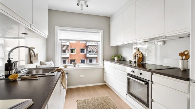 Stilrent HTH-kjøkken som ble pusset opp i 2017