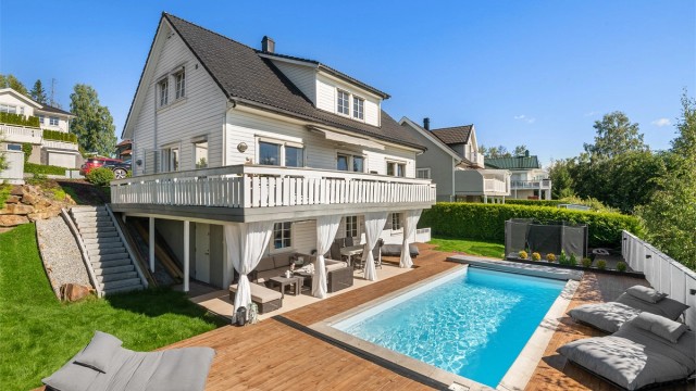 Velkommen til Brånåstoppen 46 presentert av Marius Løkken i Krogsveen