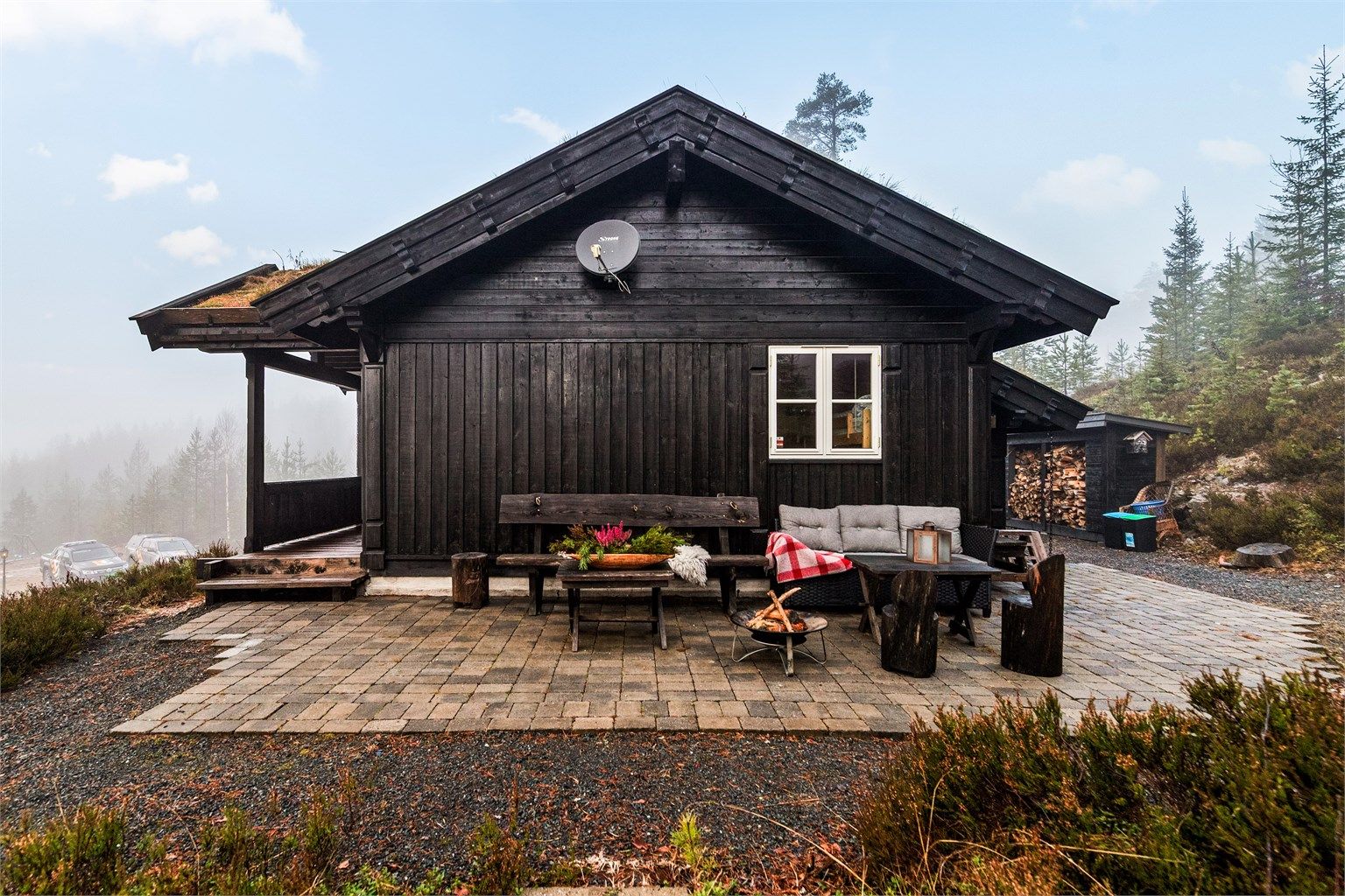 Solrik og lun uteplass