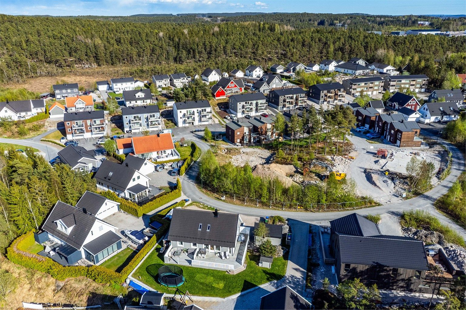Boligområdet på Missingfjellet er ungt og fortsatt under etablering. Ytterligere bebyggelse er planlagt på motsatt side av veien for #7.