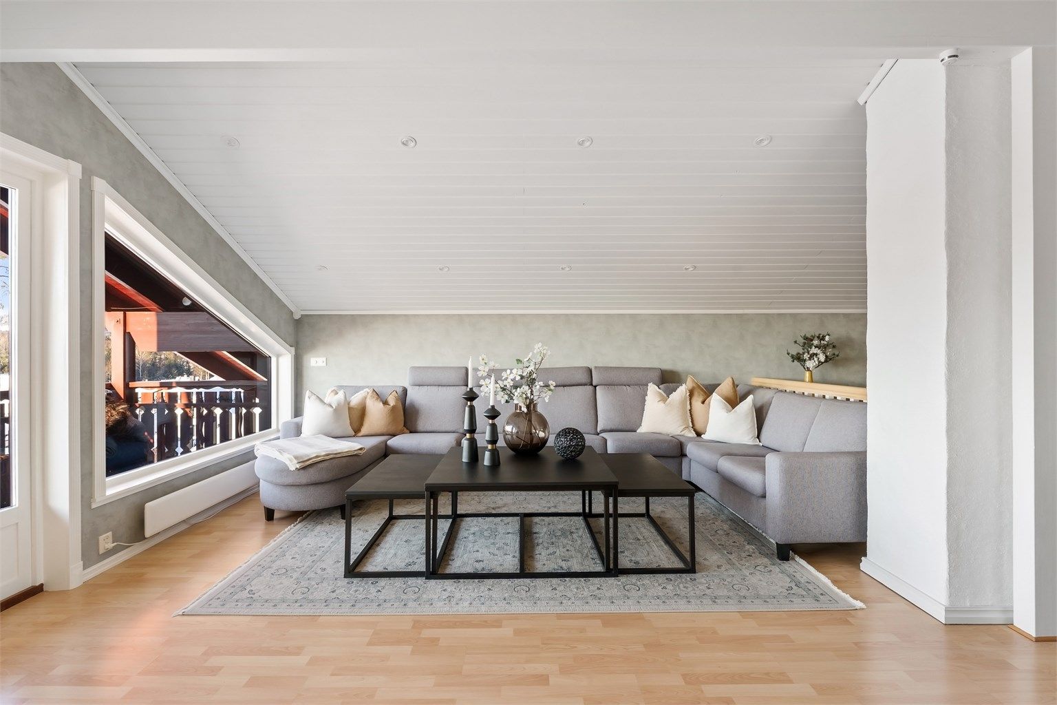 God plass til en stor sofagruppe for hele familien.