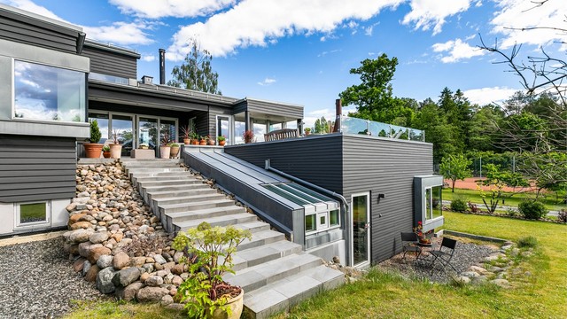 Hagens tumleplass er sømløst knyttet sammen med det store utearealet på terrassen.