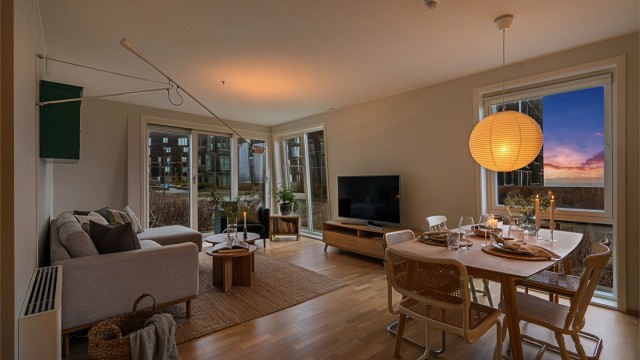 Man kan nyte flotte morgener når solen står opp og trivelige kvelder .