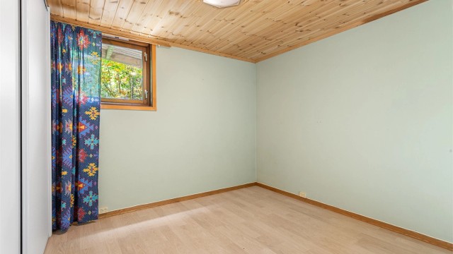 Soverom 4 med garderobeskap