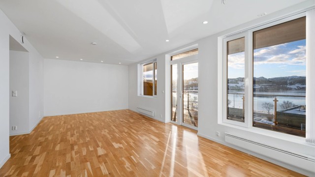 Stue- og kjøkkenarealet måler til sammen romslige 33,1 kvm.