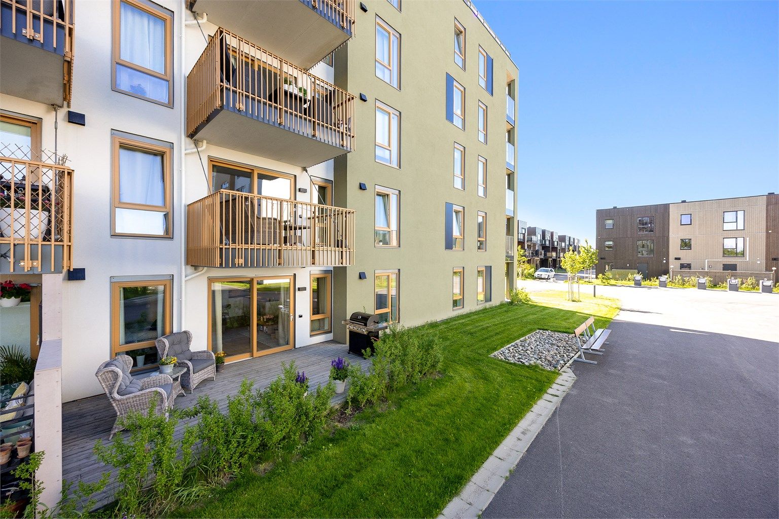 Felles grøntarealer rundt bygget.