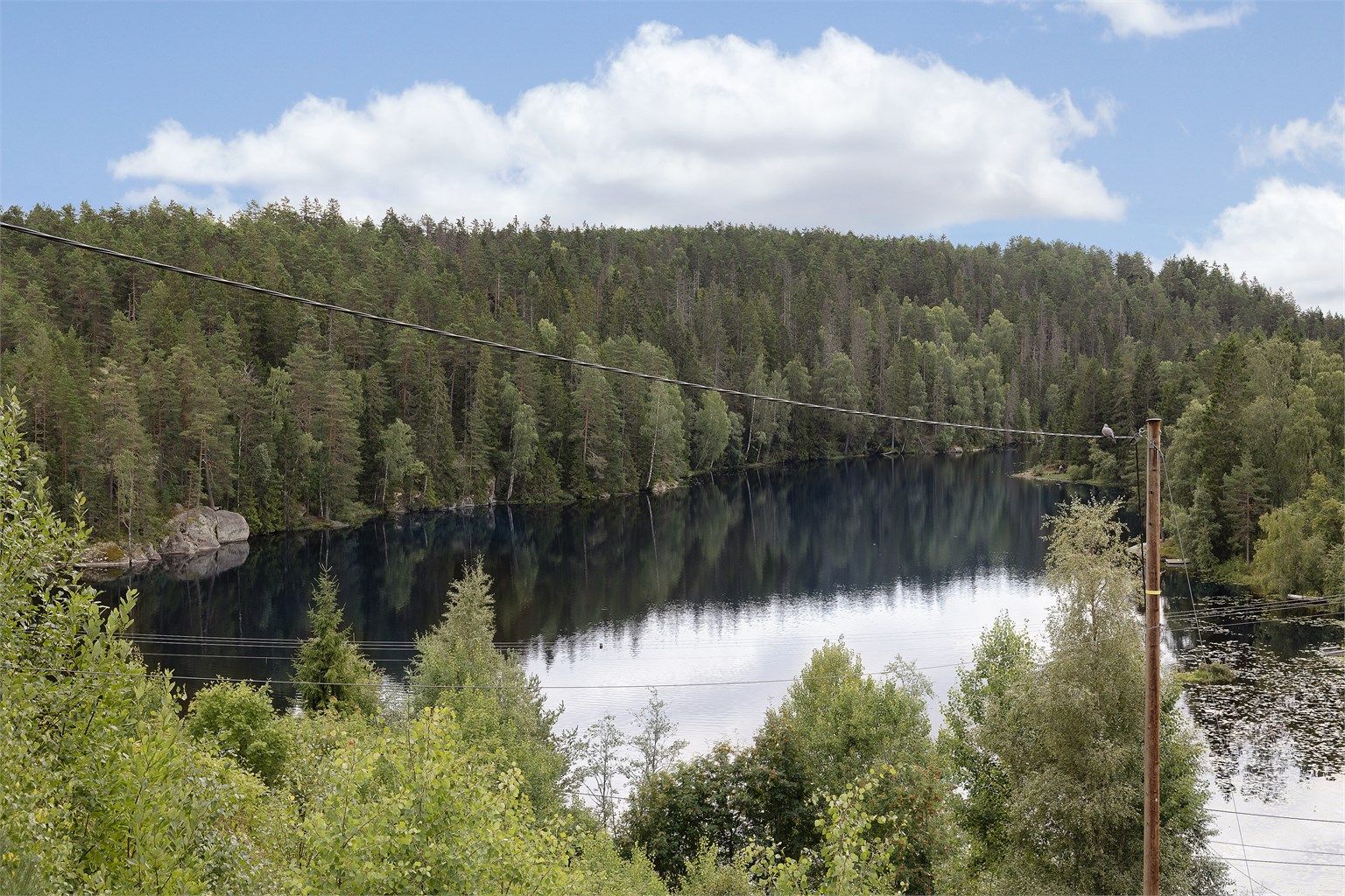 Området byr på mange flotte fiskevann, bade- padlemuligheter.