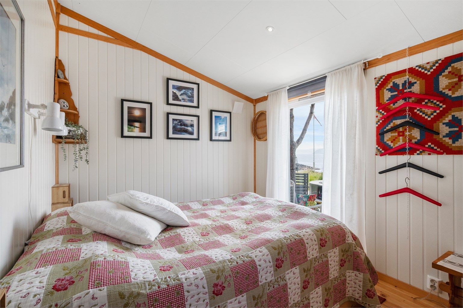 Soverom 1 av 3 i annekset er på 8 kvm. 