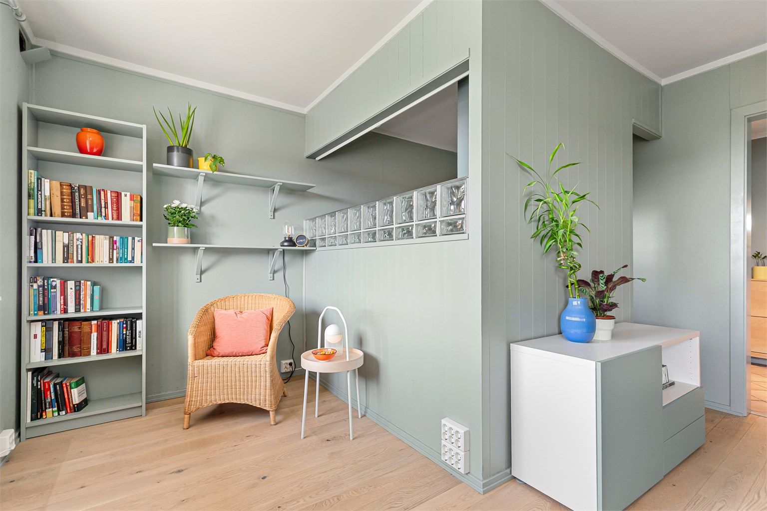 Fin nisje med plass til hjemmekontor