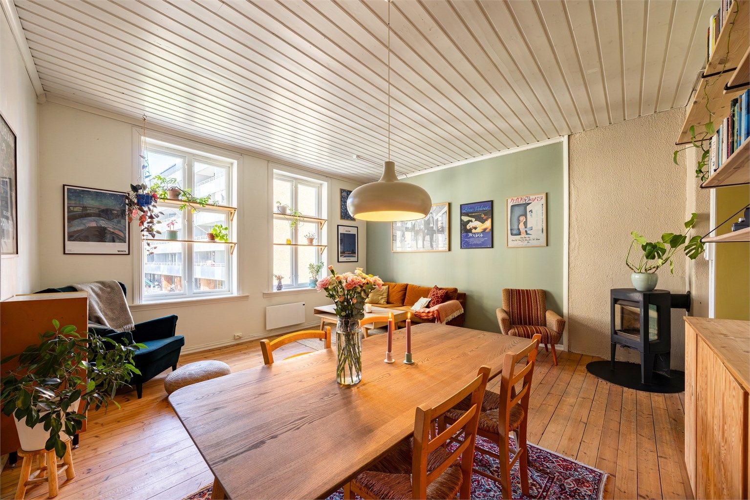 En sjarmerende og romslig 2-roms med bad fra 2021, separat kjøkken og balkong, beliggende i byggets 3. etasje. Foto: René Borghagen.