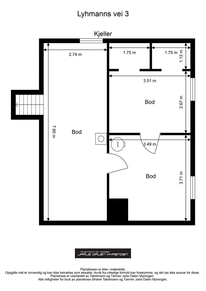 Kjelleren er en grovkjeller med tre boder og takhøyde på ca. 1,85 meter