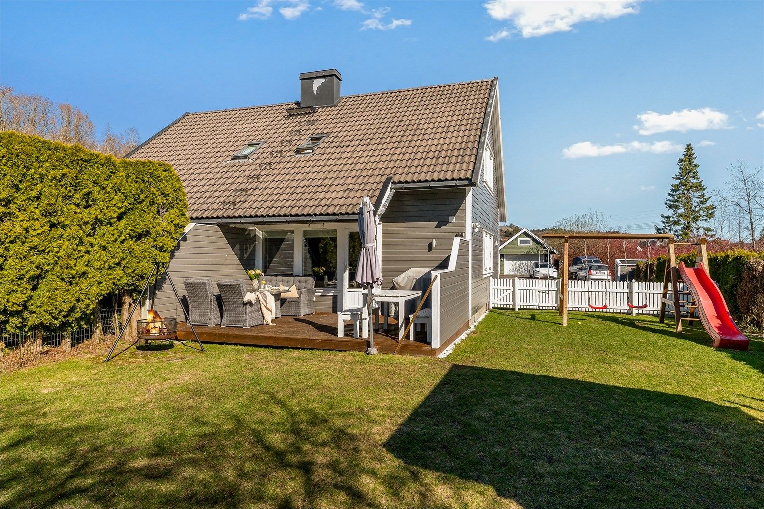 En fin halvpart av tomannsbolig i barnevennlig og trygt område