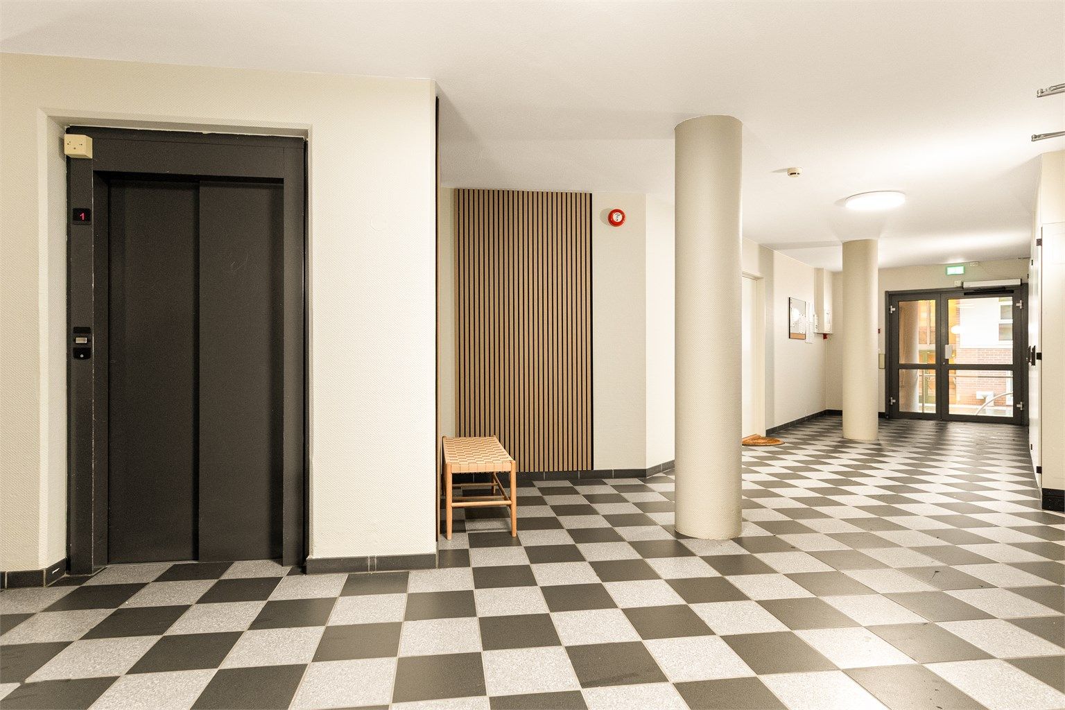 - Flott felles inngangsparti med heisadkomst til alle etasjer -