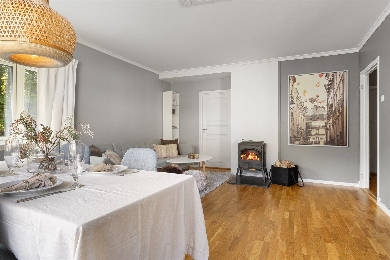 Koselig peisovn som varmer godt, og skaper god stemning i stuen