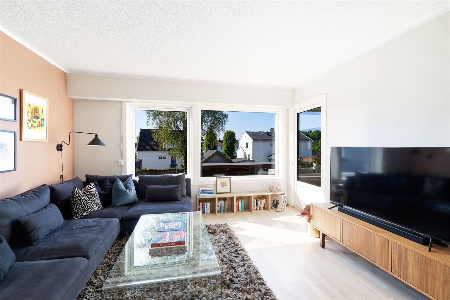 Stuen er lett å møblere og gir flere muligheter for personlig preg