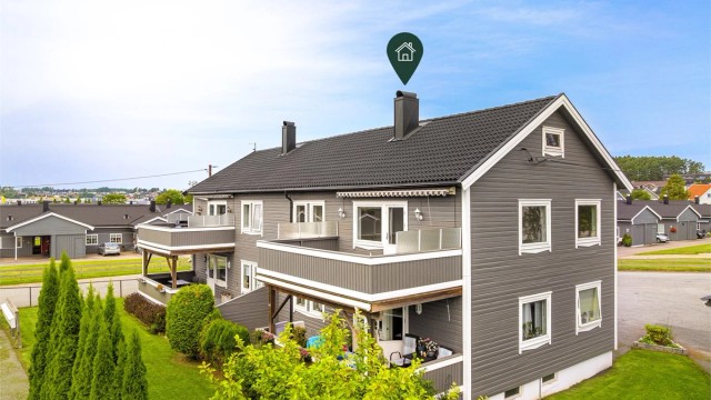 Leiligheten i Ulstens vei 39 presenteres av Amir Pedersen-Paydar i Krogsveen.