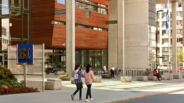 Sentral beliggenhet i Nydalen med nærhet til blant annet Handelshøyskolen BI.