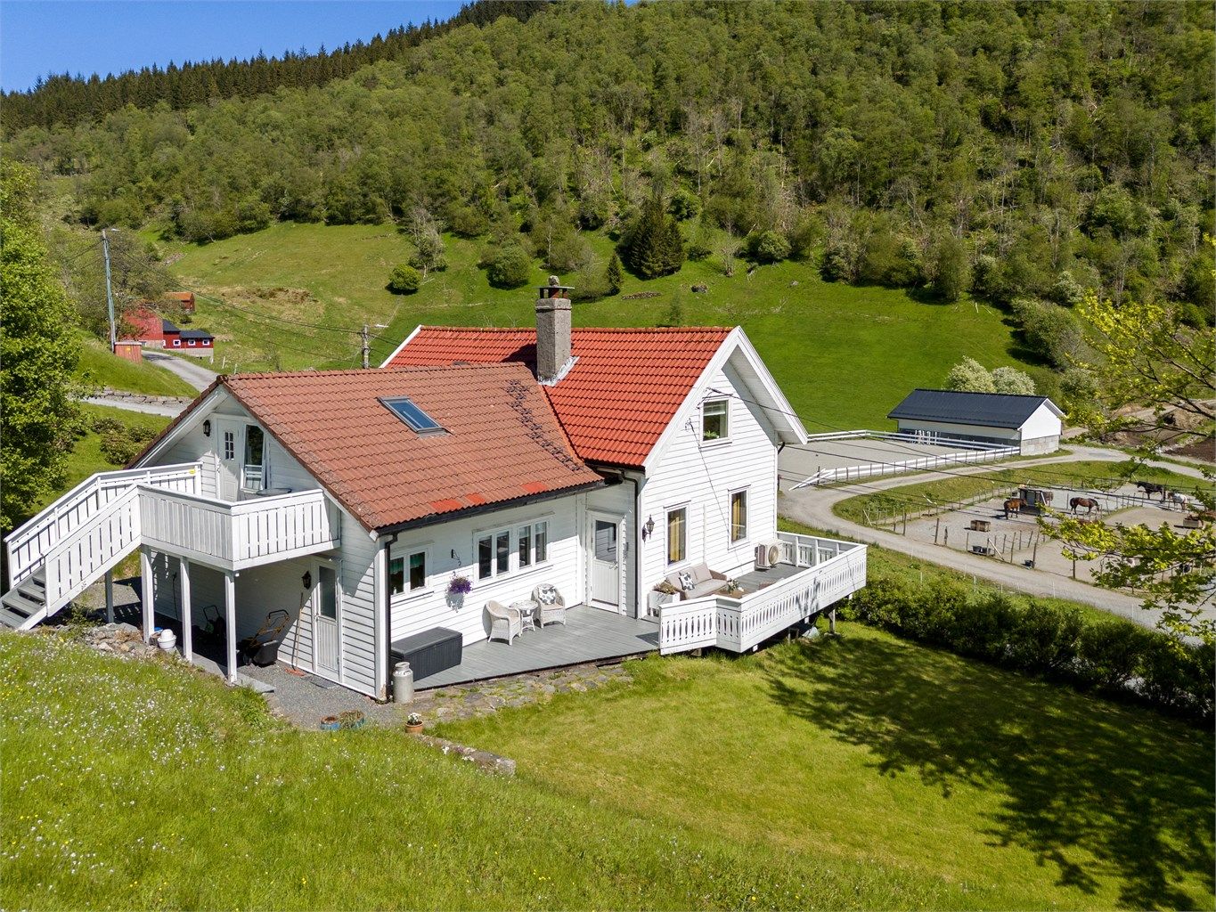 Velkommen til Almelandsveien 70 presentert av Åsmund Kvamme - Eiendomsmegler Krogsveen 