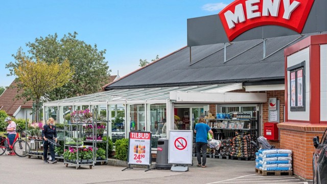 For dagligvarehandelen ligger Meny Nøtterøy kun 9 minutter unna med bil.