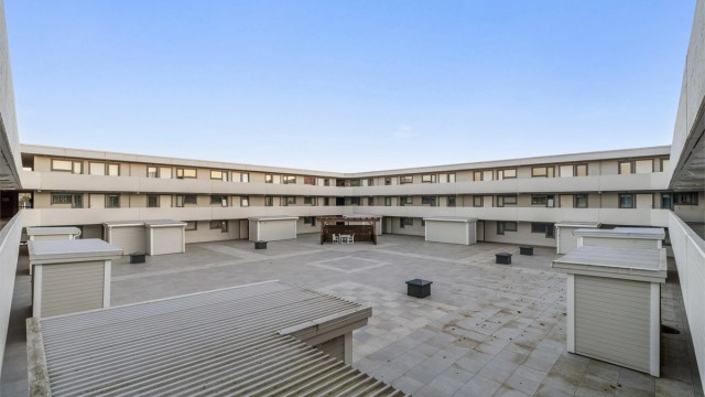 Sameiet er veldrevet og har et stort, nyoppusset atrium til felles bruk.