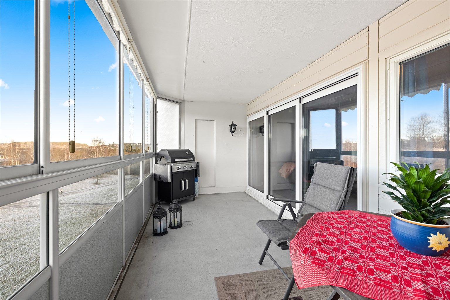 Eiendomsmegler Krogsveen v/Andreas Christophersen ønsker velkommen til Riihimækiveien 11!