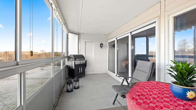 Eiendomsmegler Krogsveen v/Andreas Christophersen ønsker velkommen til Riihimækiveien 11!