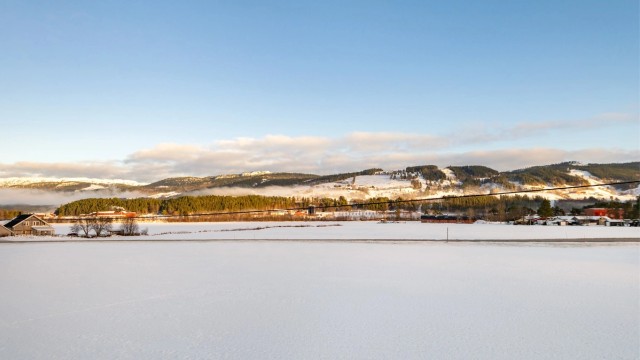 Nærområdet har kort vei til den populære lakseelven Orkla. Langs den er det fine turområder i et lett tilgjengelig landskap.
