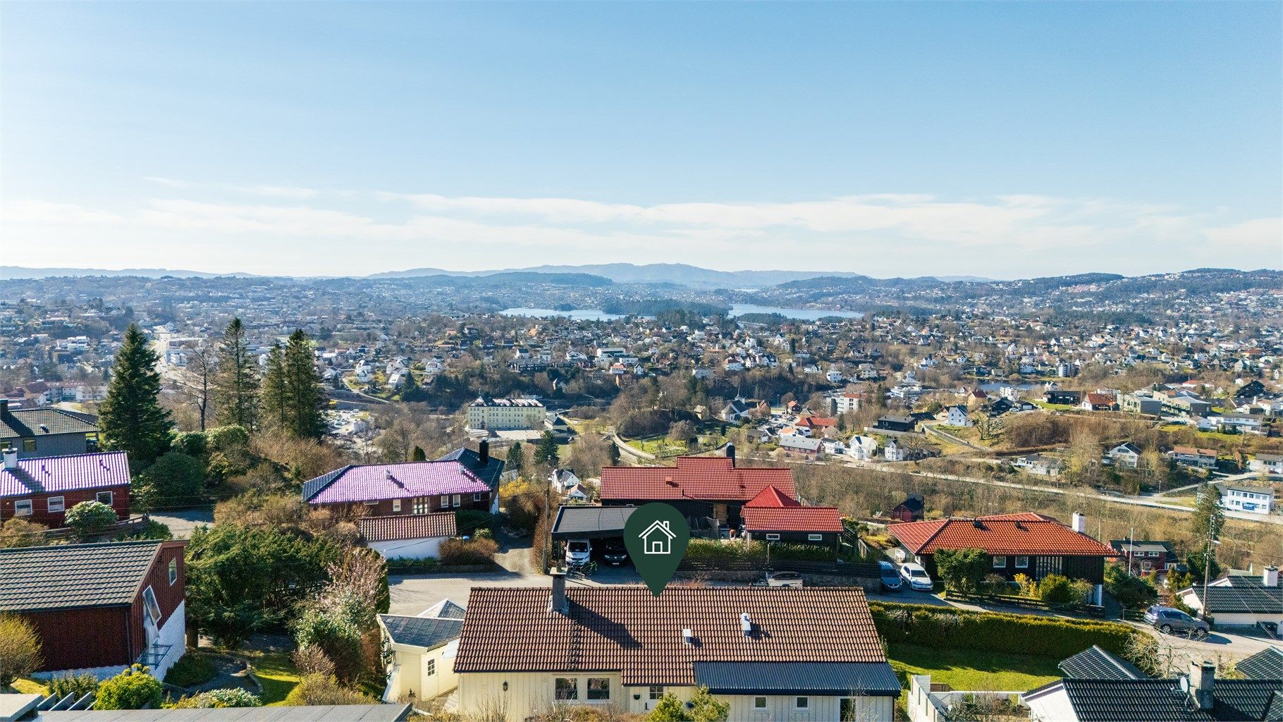 Fantastisk høy og fri beliggenhet i et veletablert og barnevennlig boligområde på Øvsttun