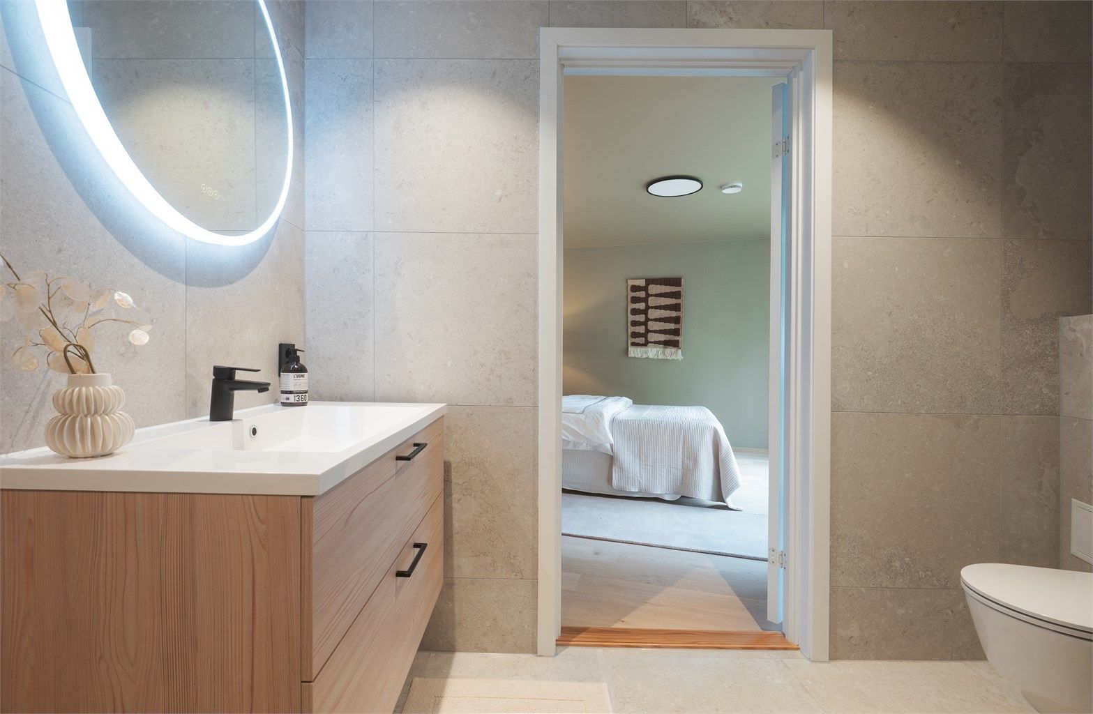 En-suite løsningen gir en privat og hotell-lignende følelse.