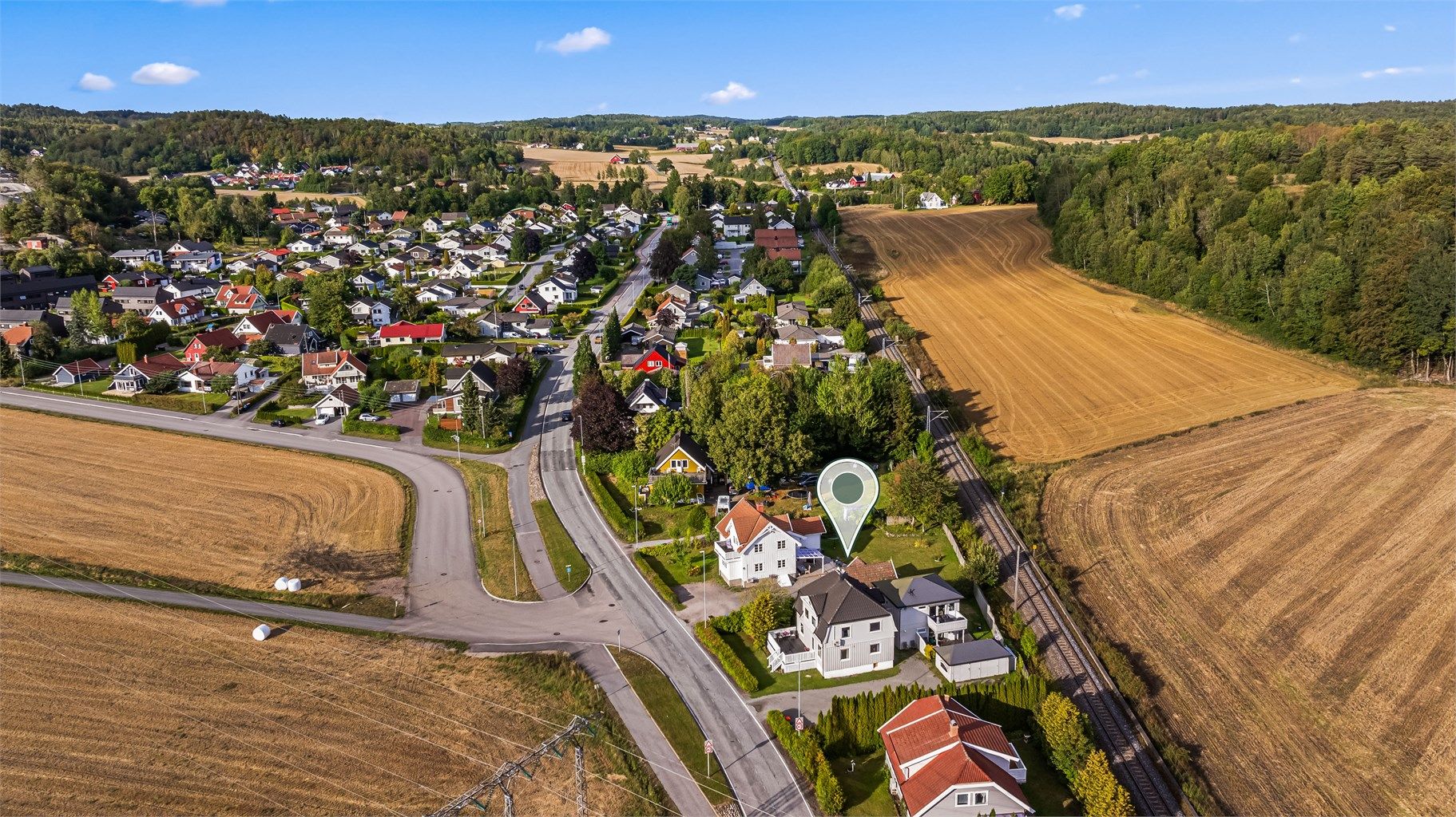 Området passer godt for deg som ønsker å bo i rolige omgivelser, og med kort vei til Unneberg barneskole. Foto: [ Fotograf Magik ]