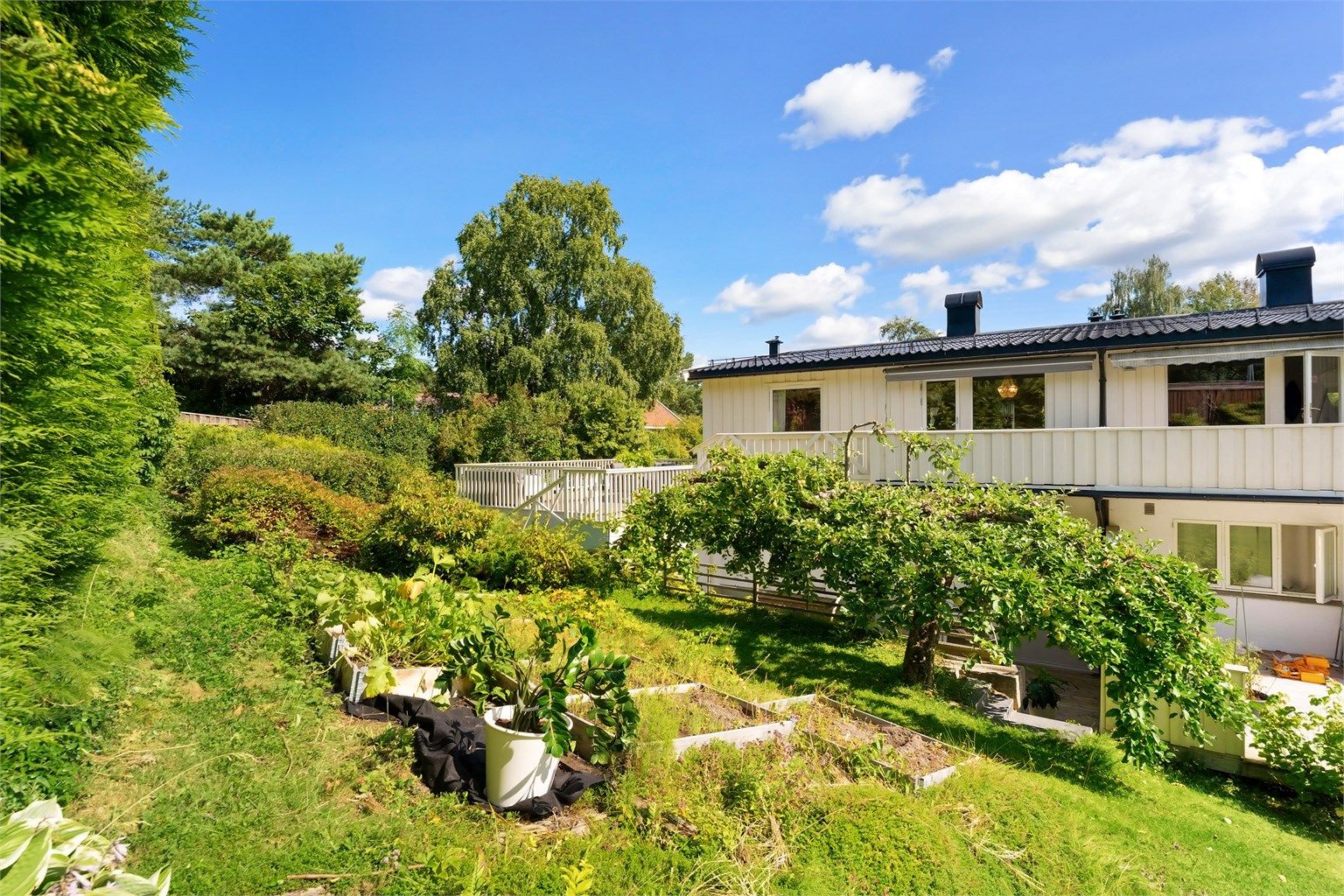 Drenering og utvendig isolasjon ble montert i 2015.