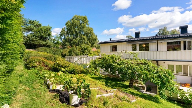 Drenering og utvendig isolasjon ble montert i 2015.