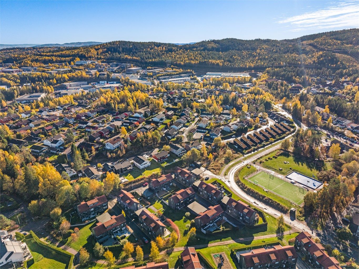 Fra Seterhaugen er det kun fire minutters gange til bussholdeplass med linje 396 og 397.