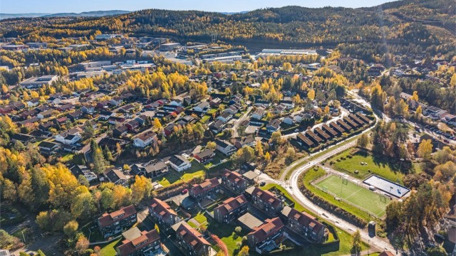 Fra Seterhaugen er det kun fire minutters gange til bussholdeplass med linje 396 og 397.