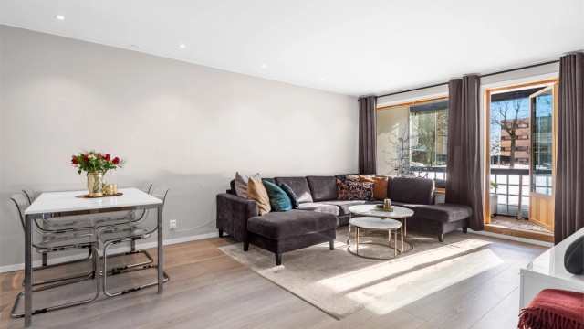 Velkommen til Odvar Solbergs vei 96! En lys og moderne 2-roms i et veletablert boområde.