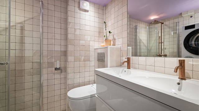 Opplegg for vaskemaskin. Geberit AquaClean ALBA dusjtoalett.