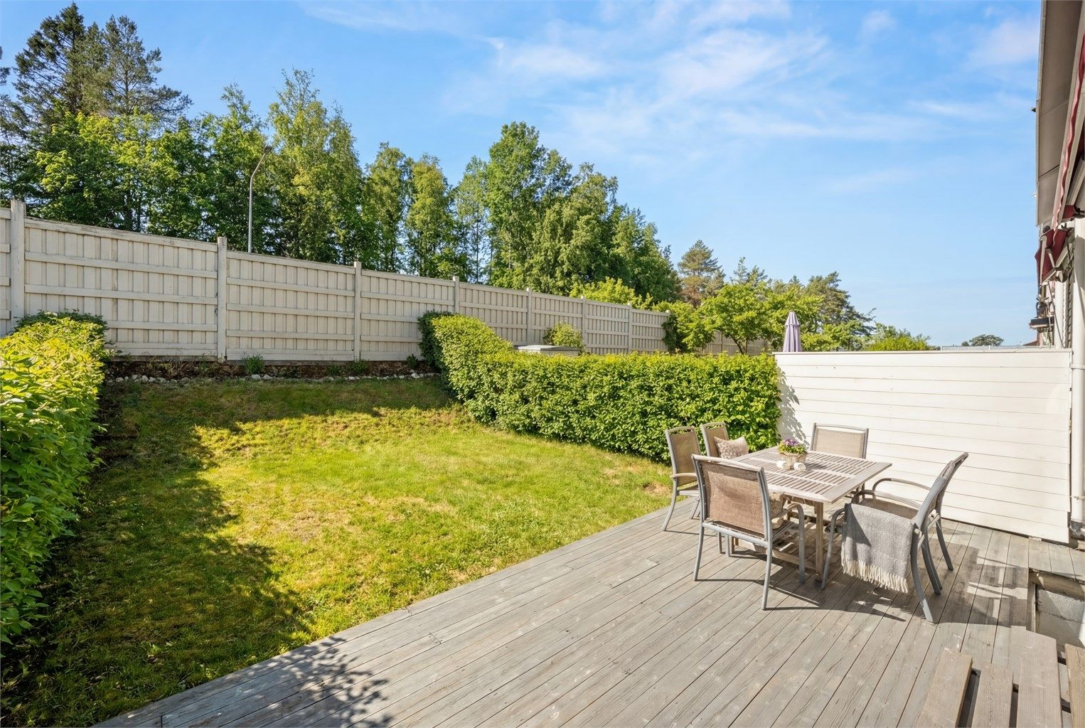 Rikelig med plass for lek og sosialt samvær.