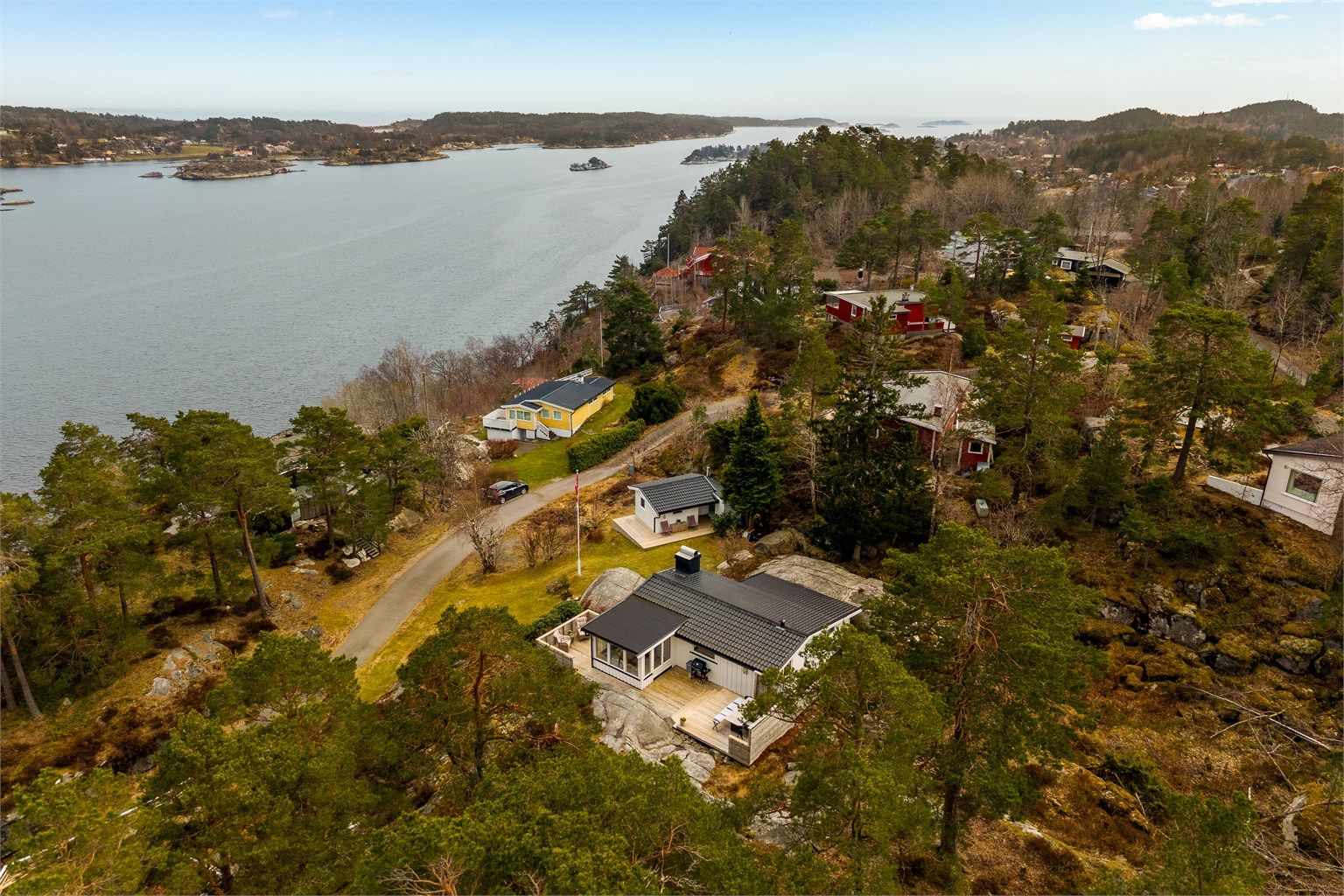 Gressplenen innbyr til lek og moro for både store og små.