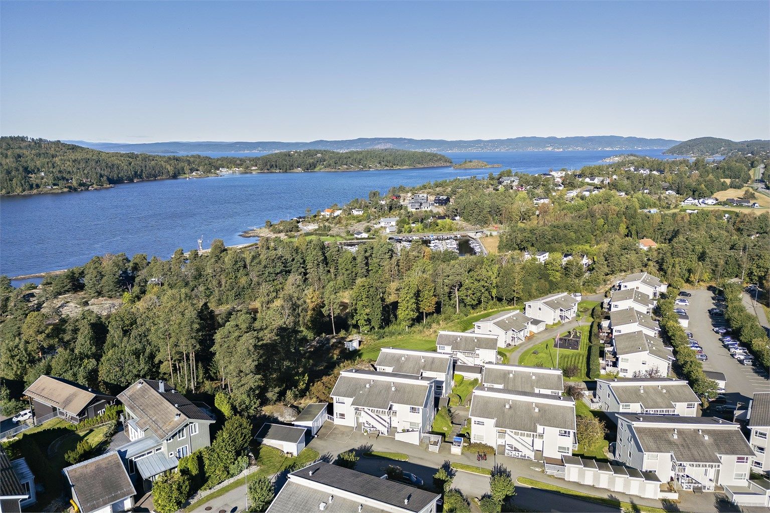 Leiligheten ligger i Sjøhagen i Moss, et populært boligområde med kort vei til strand, badeplass og Son Spa